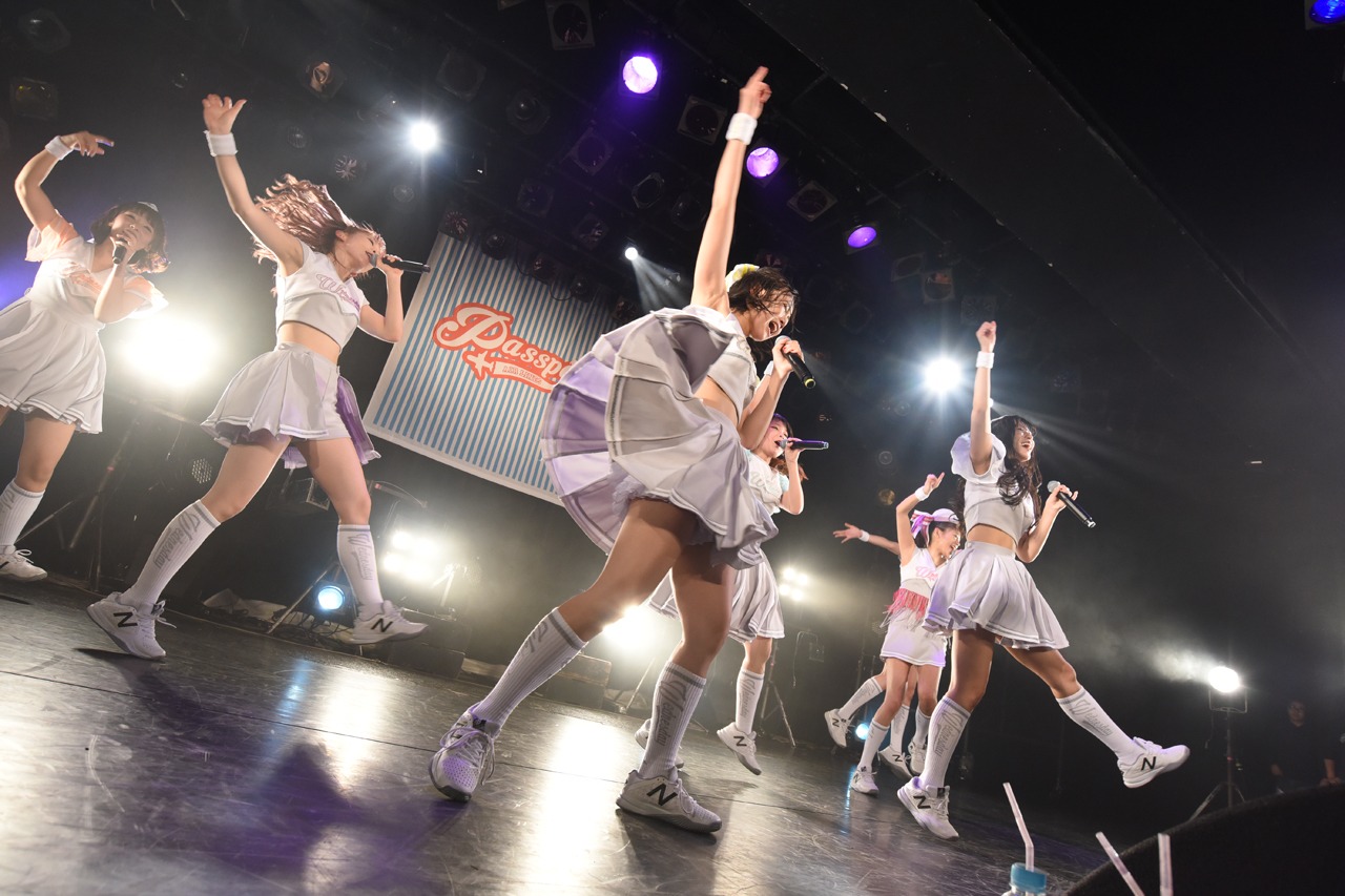 PASSPO☆によるフライトの様子。