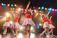 PASSPO☆によるフライトの様子。