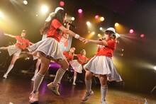 PASSPO☆によるフライトの様子。