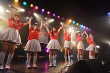 PASSPO☆によるフライトの様子。