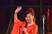 2月29日に行われた八代亜紀「哀歌～Premium Night～ at MOTION BLUE YOKOHAMA」の様子。（写真提供：日本コロムビア）