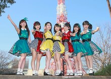 カントリー・ガールズ。左から2番目が稲場愛香。（提供：UP-FRONT WORKS）