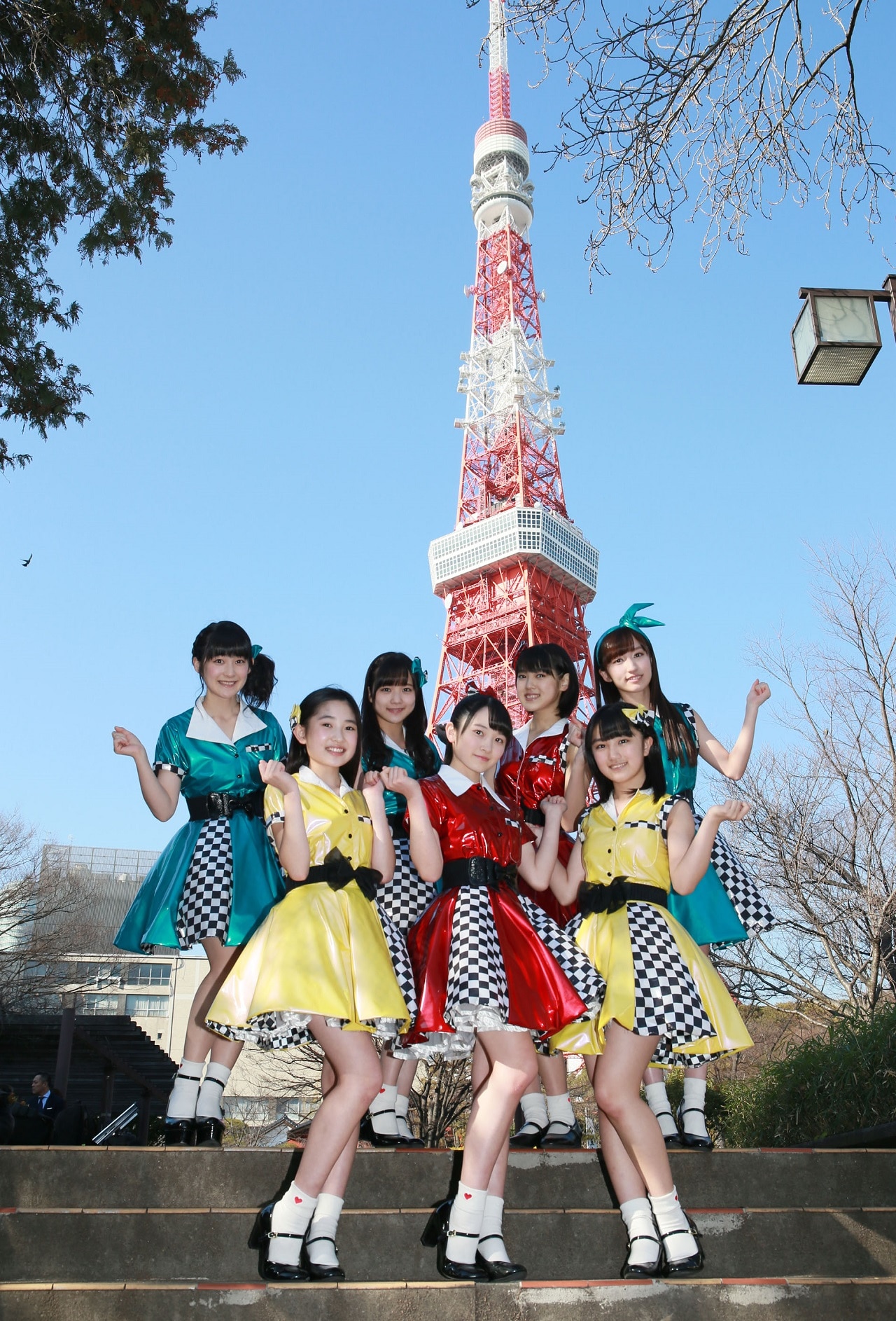 カントリー・ガールズ、東京タワーで「3」づくしのシングルアピール