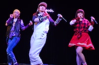 左から三瀬ちひろ、三ノ宮ちか、脇田もなり。