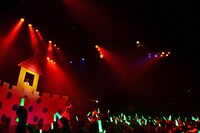 「Cucumber」を歌いながらジェームズくんを撃退する様子。