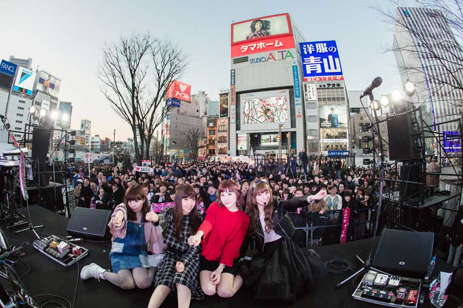 シークレットライブ終了後のSilent Siren。（撮影：堂園博之）