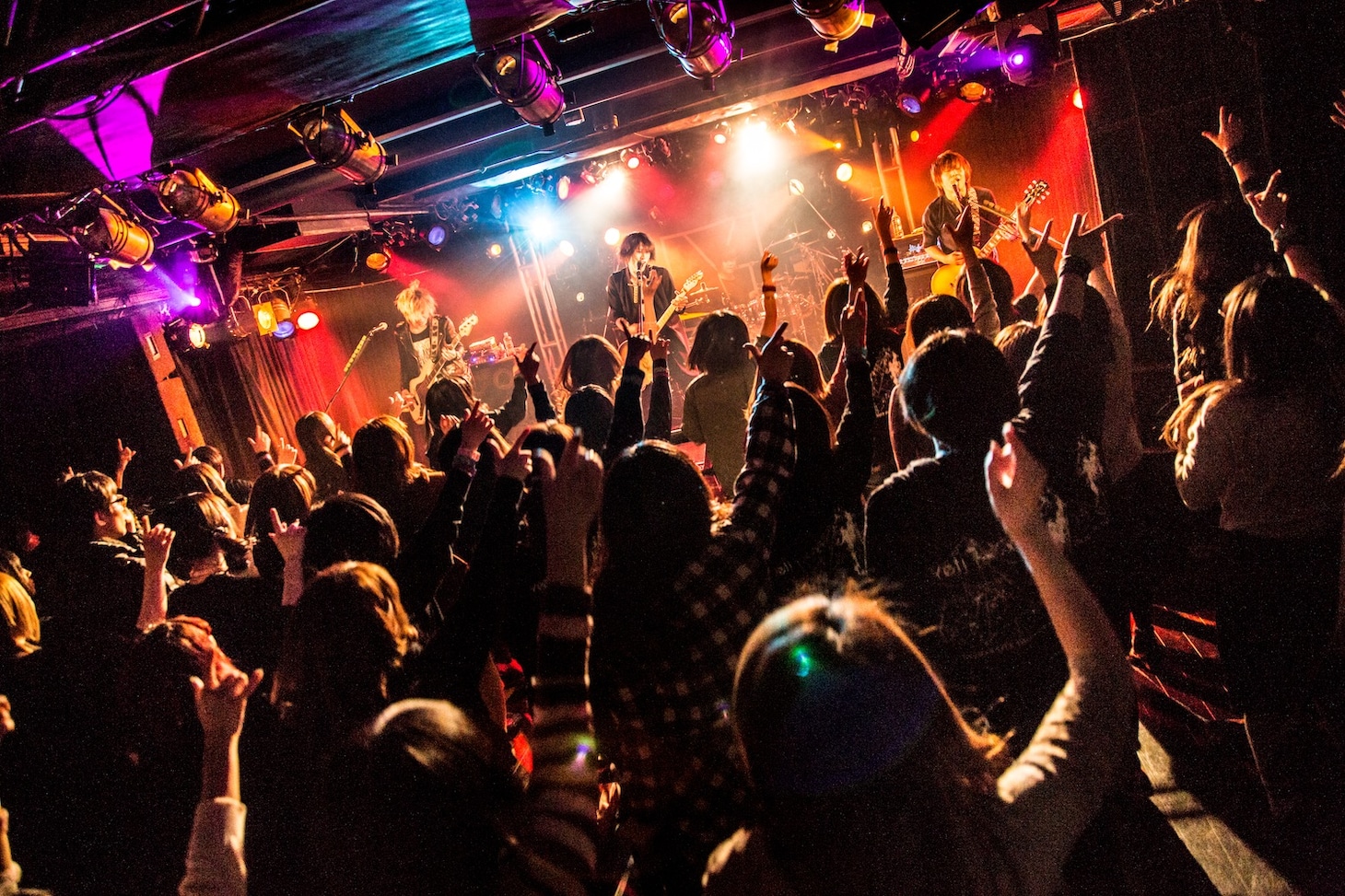 Yeti「Yeti ONEMAN LIVE TOUR 2016『City Lights』」東京・SHIBUYA DESEO公演の様子。（Photo by mepo）
