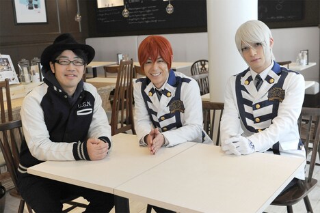 左から鈴木拓、神生アキラ、泉奏。