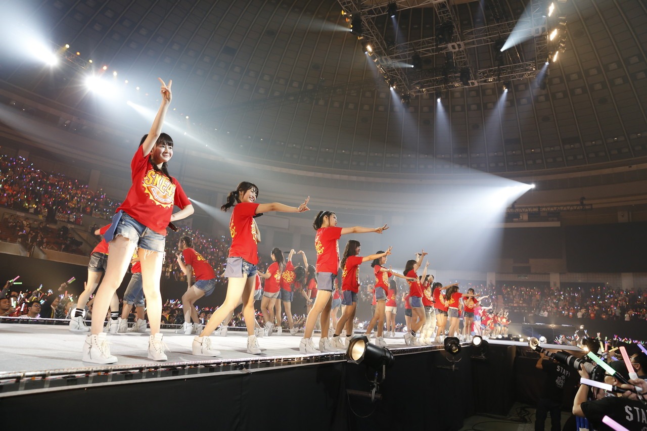 「みんな、泣くんじゃねえぞ。宮澤佐江卒業コンサート in 日本ガイシホール」１日目の公演の様子。(c)AKS
