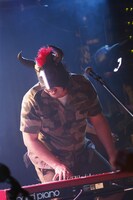 Mask #1（Vo, Key）（Photo by Tetsuya Yamakawa）