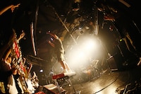 MOTHBALL「Galactica Spectra : Episode 1」の様子。（Photo by Tetsuya Yamakawa）