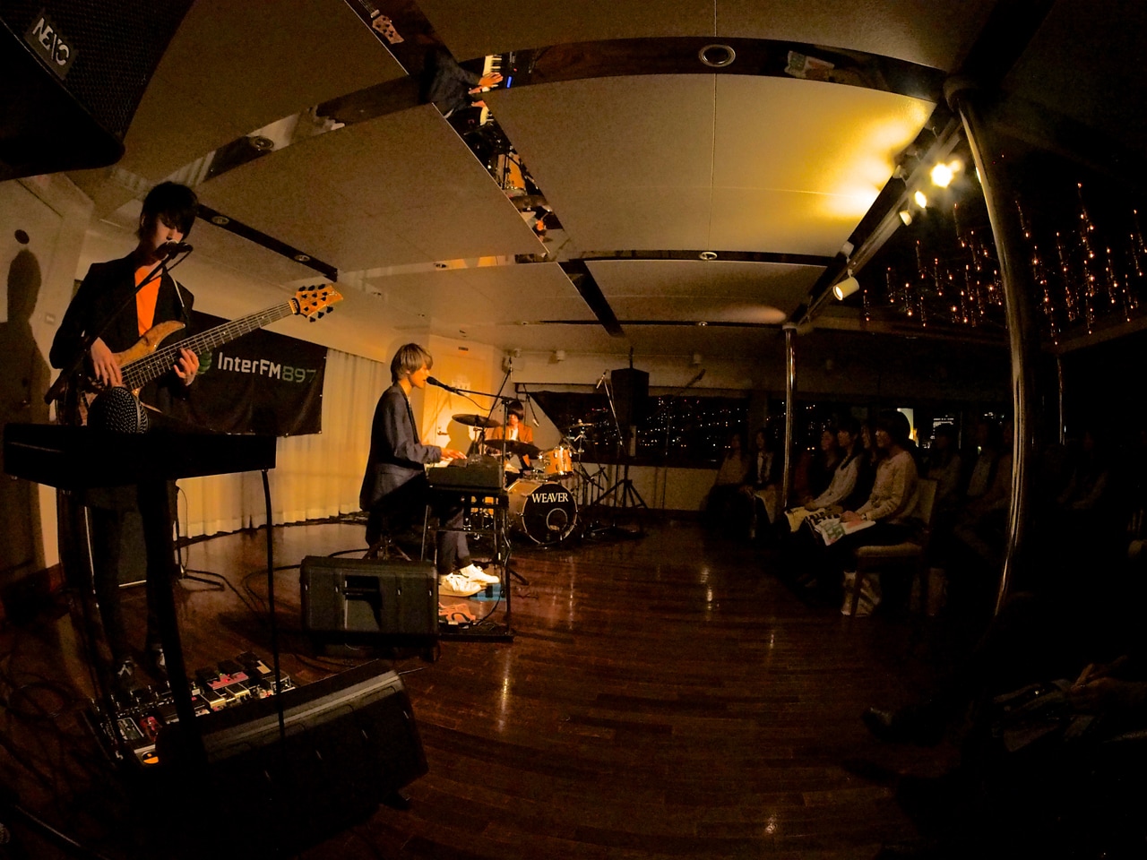 WEAVER、ファン40名招いて東京湾で船上ライブ