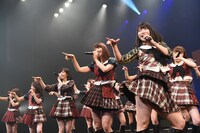 「AKB48グループ『誰かのためにプロジェクト』被災地復興支援ライブ」の様子。(c)AKS