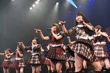 「AKB48グループ『誰かのためにプロジェクト』被災地復興支援ライブ」の様子。(c)AKS
