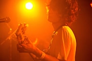 氏原ワタル(Vo, G)(撮影:新保勇樹)