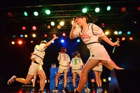 メジャーデビュー曲「RUN and RUN」を初披露するlyrical school。