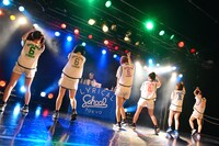 「lyrical school oneman live 2016 @ Shinjuku BLAZE」の様子。