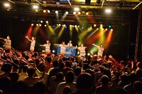 「lyrical school oneman live 2016 @ Shinjuku BLAZE」の様子。