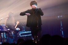 雨のパレード（撮影：古渓一道）