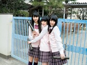 左から土生瑞穂、平手友梨奈、菅井友香。