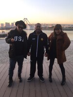 左から河井純一、石井智宏、片桐舞子。