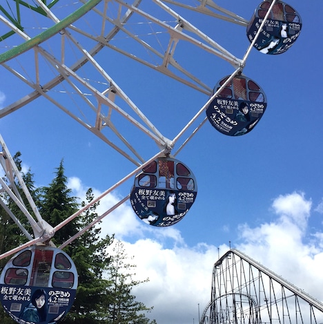 映画「のぞきめ」仕様の観覧車。