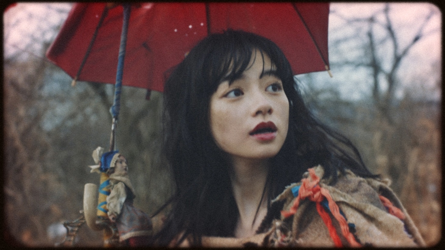 The fin.「Through The Deep」MVのワンシーン。