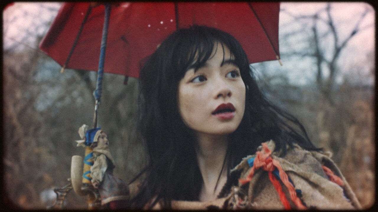 The fin.「Through The Deep」MVのワンシーン。