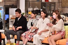 「Momm!!」に出演する（左から）スピードワゴン井戸田、福田彩乃、ラブリ、ざわちん。(c)TBS
