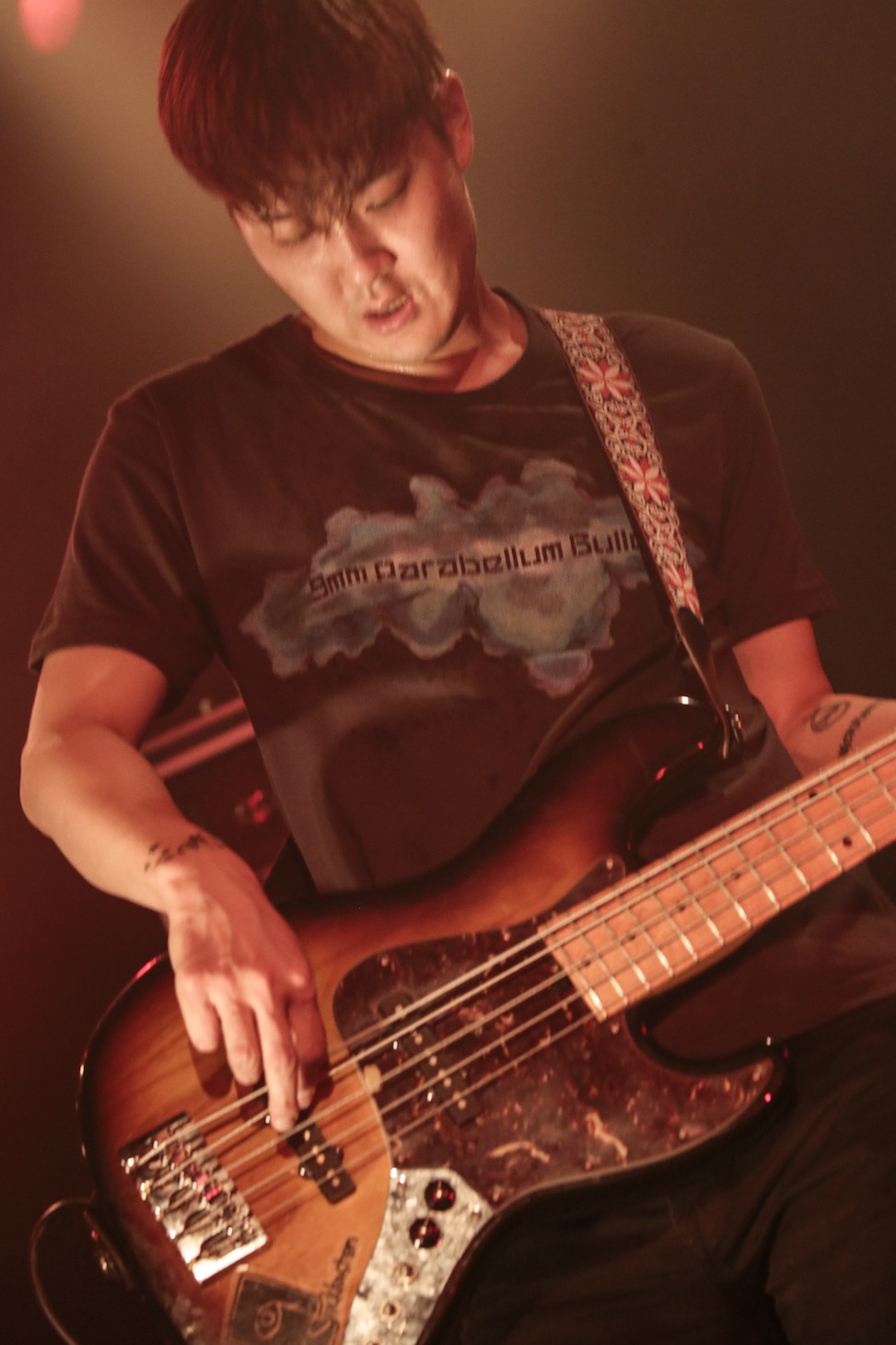 キム・ギボム（B / GUCKKASTEN）（撮影：西槇太一）