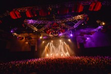 UNISON SQUARE GARDENのライブの様子。（撮影：古溪一道）