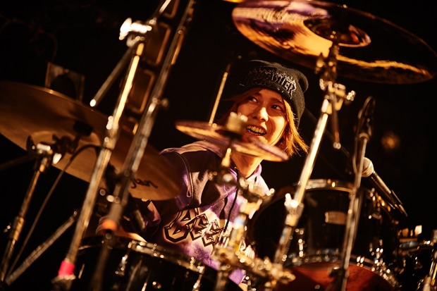 shinpei（Dr）（提供：ポニーキャニオン）