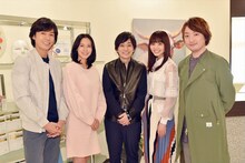 左より藤木直人、中谷美紀、水野良樹、吉岡聖恵、山下穂尊。 (c)TBS