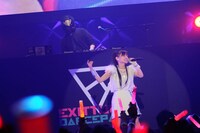 GUCCI（奥）とNana Takahashi（手前）。（提供：EXIT TUNES）