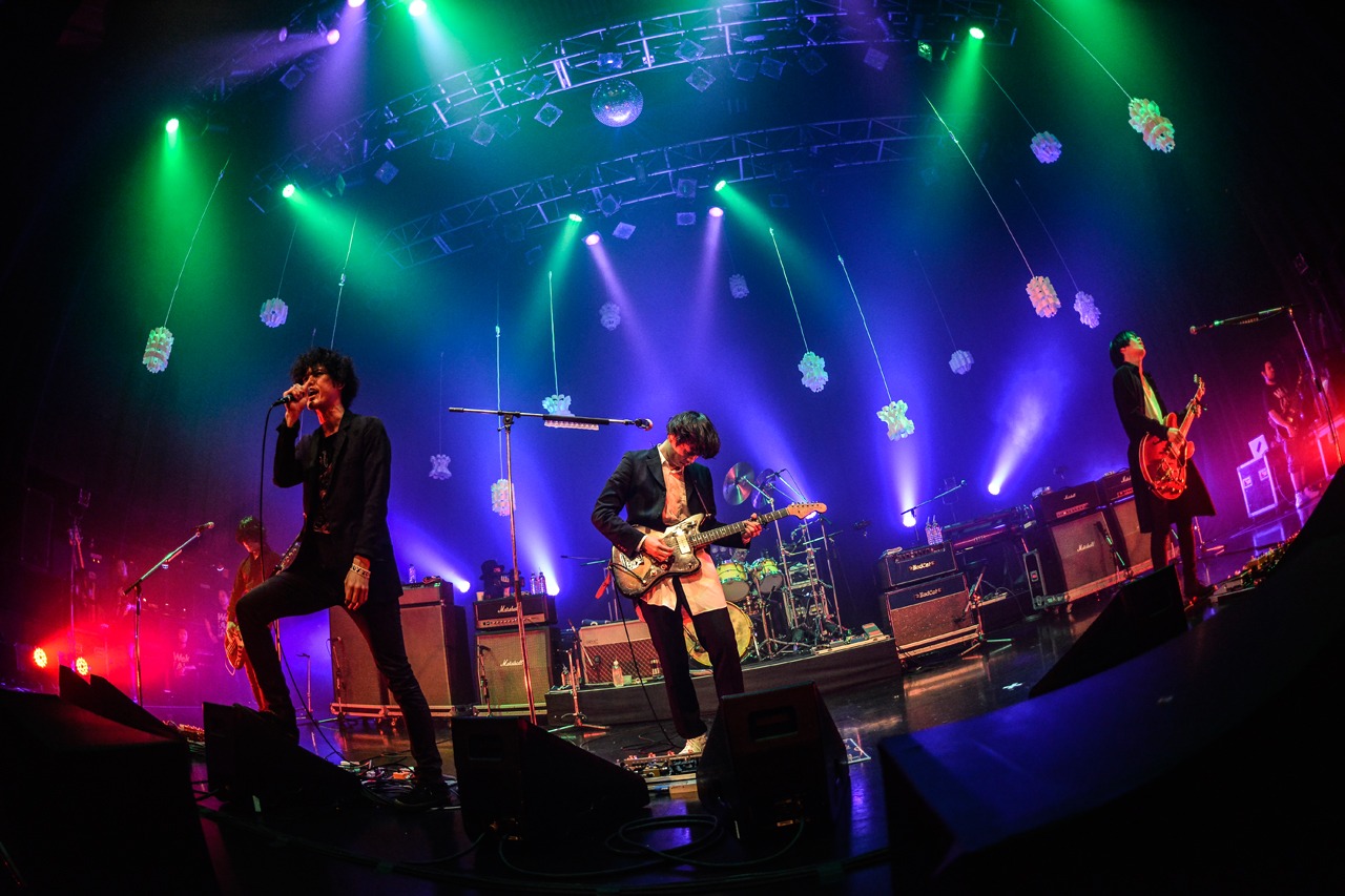 「Welcome![Alexandros]LIVE 2016」東京公演の様子。（Photo by AZUSA TAKADA）