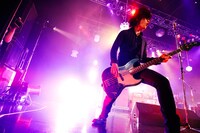 磯部寛之（B, Cho）（Photo by Yukihide“JON...”Takimoto）