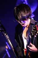 白井眞輝（G / [Alexandros]）（Photo by KAZUKI WATANABE）