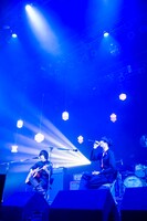 左から内澤崇仁（androp）、川上洋平（[Alexandros]）。（Photo by Yukihide“JON...”Takimoto）