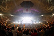 miwa「miwa "ballad collection" tour 2016 ～graduation～」東京・日本武道館公演の様子。（撮影：佐藤薫）