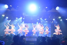 イケてるハーツによるライブの様子。