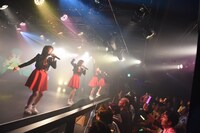オトメ☆コーポレーションによるライブの様子。