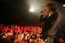 チバユウスケ（Vo, G）（撮影：新保勇樹）