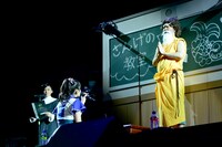 懺悔する咲良菜緒。