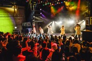 3月6日に東京・WWWで行われたFlowBackワンマンライブの様子。