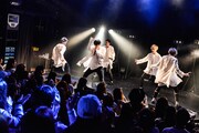 3月6日に東京・WWWで行われたFlowBackワンマンライブの様子。