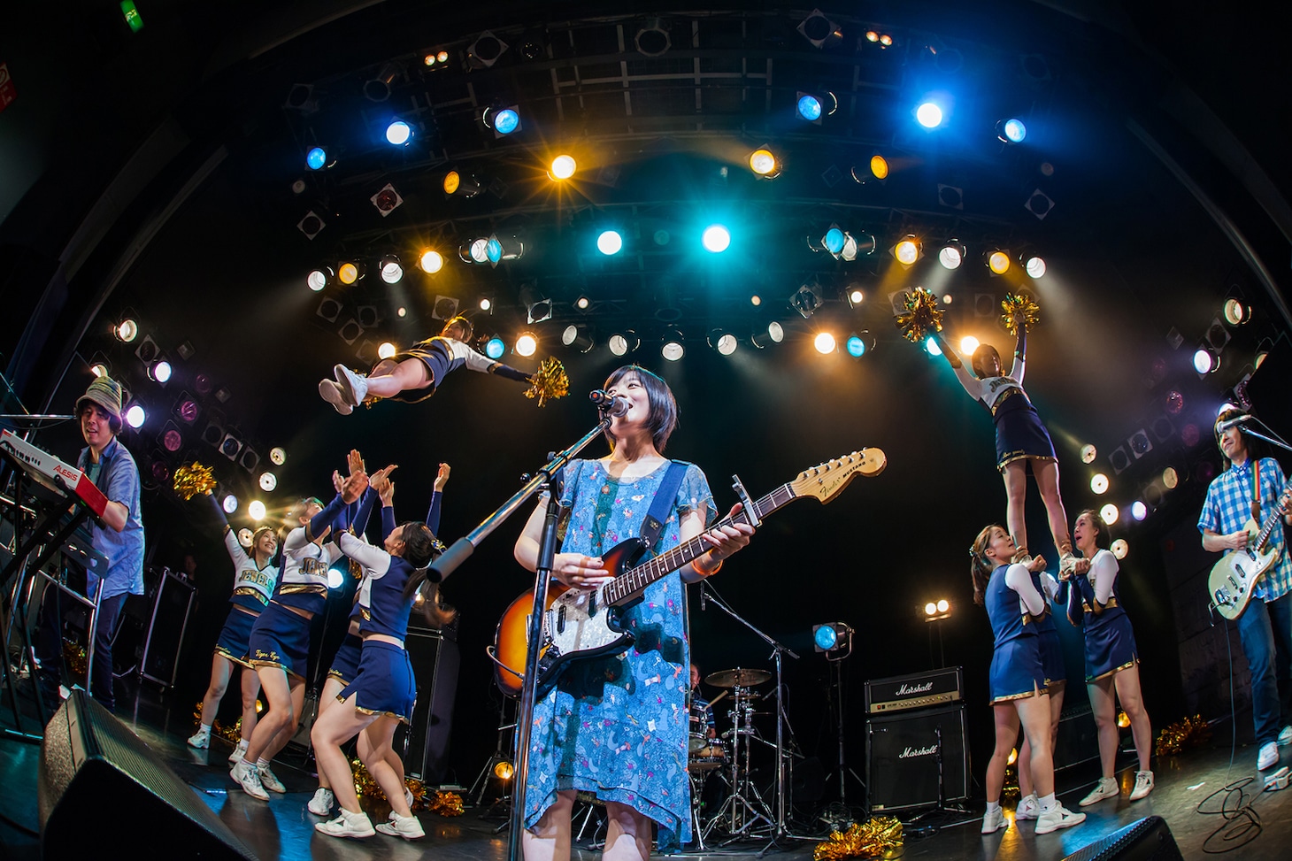 2015年8月にTSUTAYA O-WESTで行われた藤岡みなみ＆ザ・モローンズのワンマンライブの様子。（Photo by Yusuke Katsunaga）