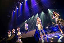 Little Glee Monster「リトグリ 春のZeppツアー2016 ～Colorful Monster～」愛知・Zepp Nagoya公演の様子。（写真提供：Sony Music Records）