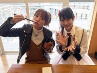 左から高橋みなみ、加藤美南。（写真提供：関西テレビ）