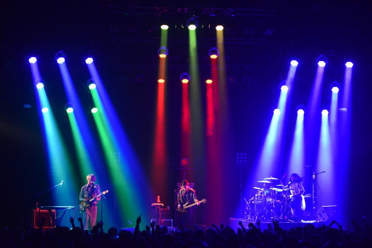 「よき仲間であり、よきライバル」シナリオアート×KANA-BOONが赤坂で同期競演