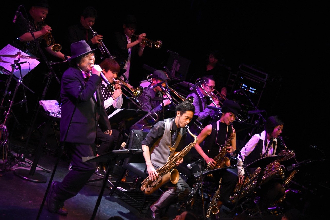 「KERA『Brown, White & Black』SPECIAL SOLO LIVE」の様子。
